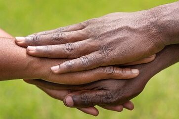 close-up-hands-holding-outdoors